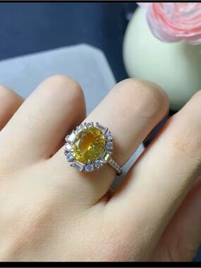 Vintage-Inspired Yellow and Silver Ring with Citrine Halo S925